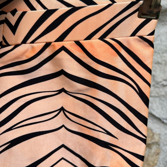 Orange tiger stripe swim short - Picture 5 of 10